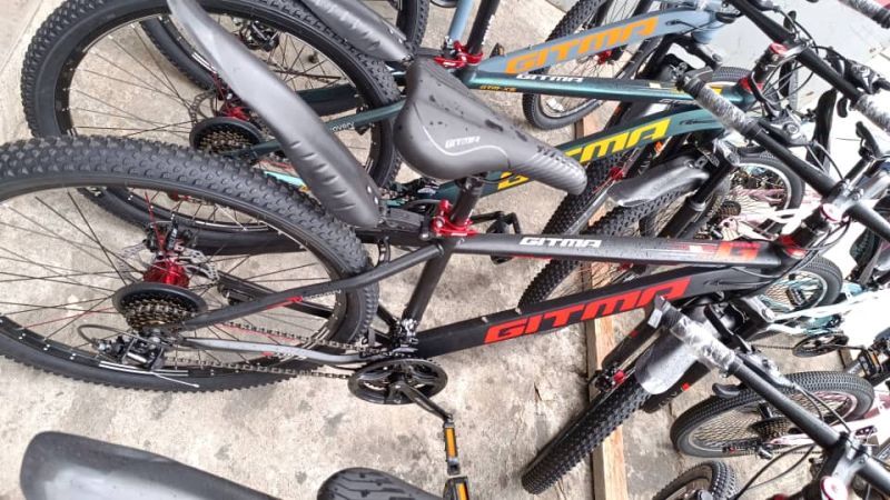 Vélo VTT GITMA 26 Pouces | Cadre Aluminium | 21 Vitesses | Freins à Disque Avant & Arrière